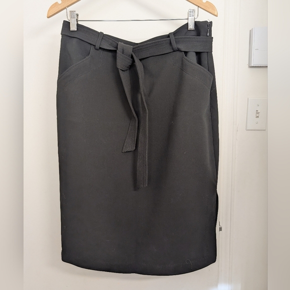 BANANA REPUBLIC BLACK PENCIL SKIRT SIZE 12 - Picture 2 of 6